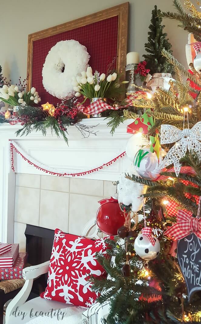 christmas-mantle-festive-8