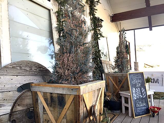 Woodland Farmhouse Christmas Porch Tour