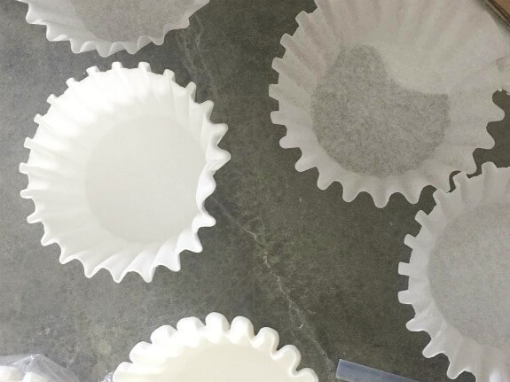 How to use coffee filters to make a Valentines Day wreath