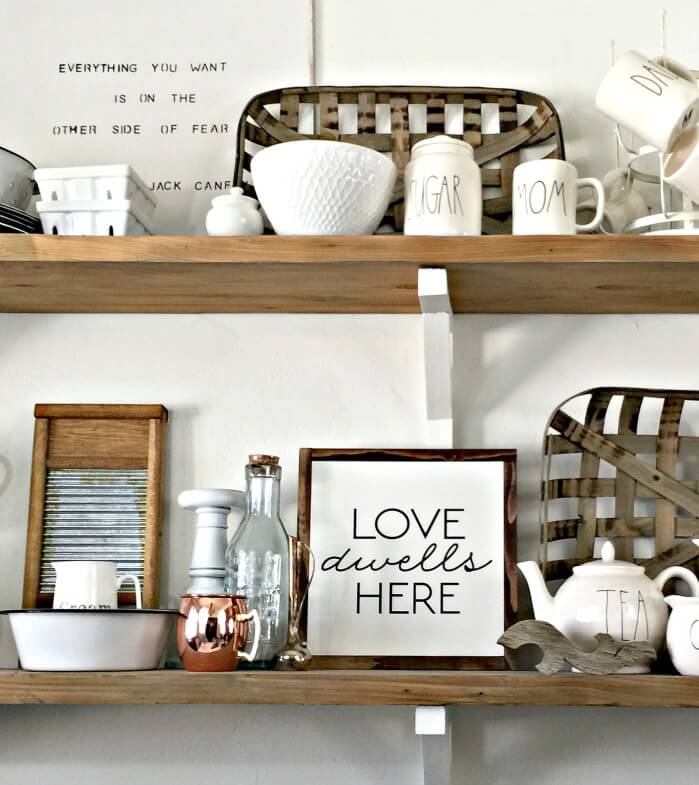 Dining Room Valentines Decor | twelveonmain.com