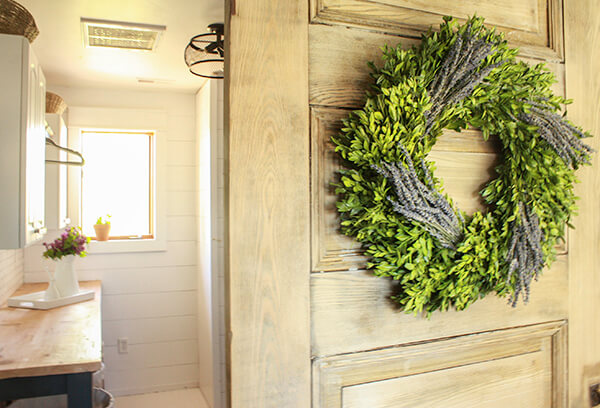 This farmhouse laundry room makeover is amazing! Go check out this One Room Challenge room reveal.