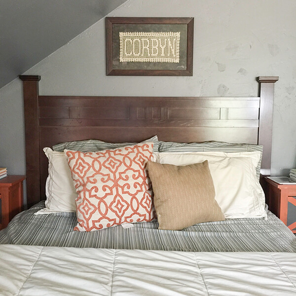 Check out this summer farmhouse home tour. It is the bees knees!