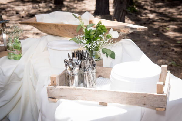 How to display food at a wedding in style. This outdoor woodland wedding theme is perfect.