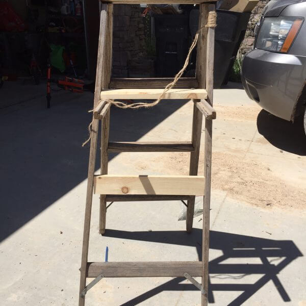 DIY ladder nightstand | ladder projects | step ladder nightstand | ladder side table | step ladder side table | repurposed ladder | easy DIY project | farmhouse decor 