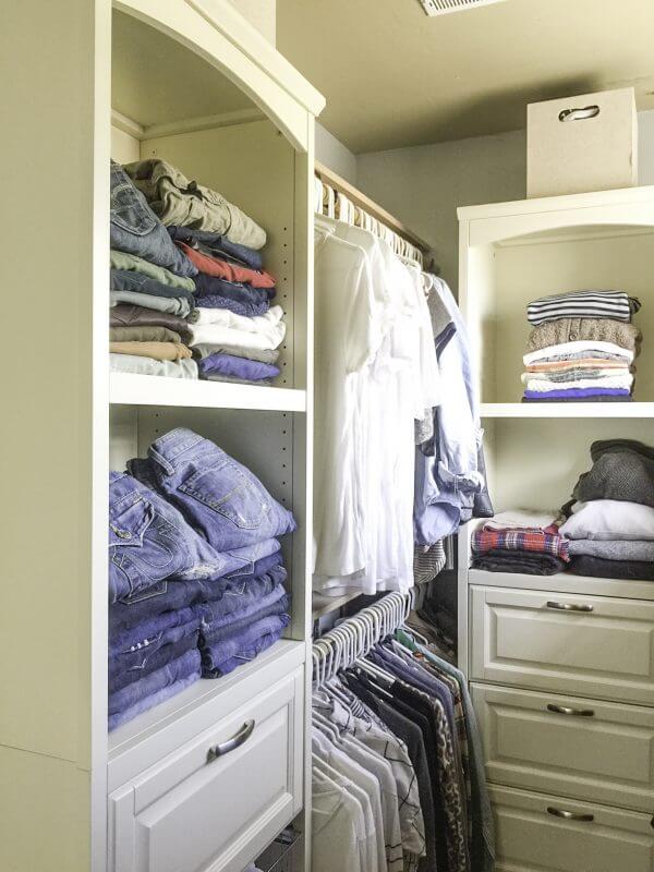 organized-farmhouse-style-closet2-e1496294006577.jpg