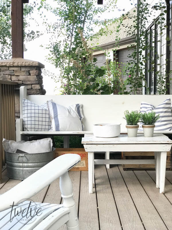 Check out these amazing farmhouse painted funiture pieces and be inspired!