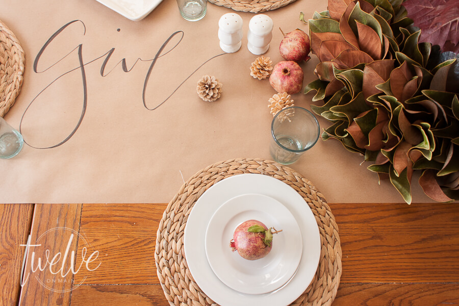 Nothing like waiting til the last minute to decorate for Thanksgiving. Check out these tips to create a last minute Thanksgiving tablescape.