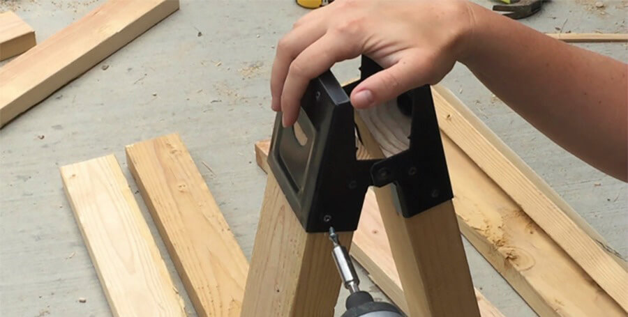 DIY sawhorse table tutorial