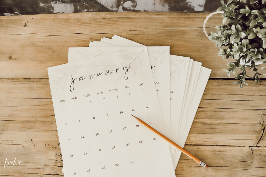 Make sure to get this FREE printable calendar and organize your life now!