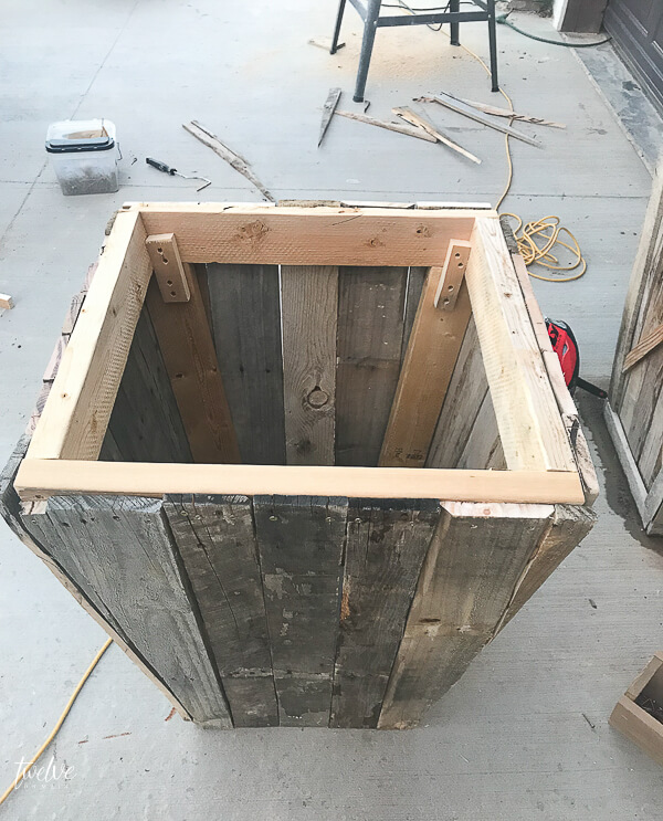 How to make pallet planter boxes