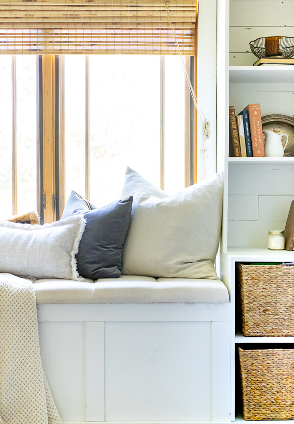 How to decorate your bedroom for fall easily with these 5 steps!