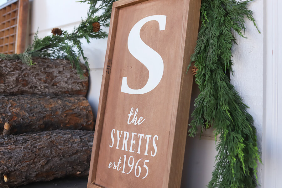 How to make a custom monogrammed wood sign at home! These make the perfect personalized Christmas gift for friends and family! I used my Cricut Maker to create this amazing gift for my family!