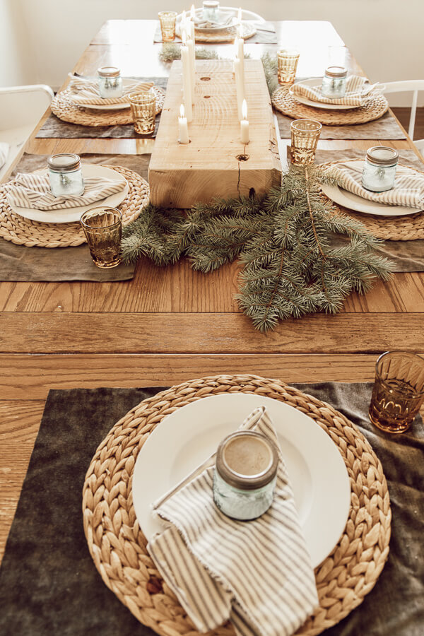 Gorgeous Christmas table decor full of Scandinavian inspired cozy Hygge elements.