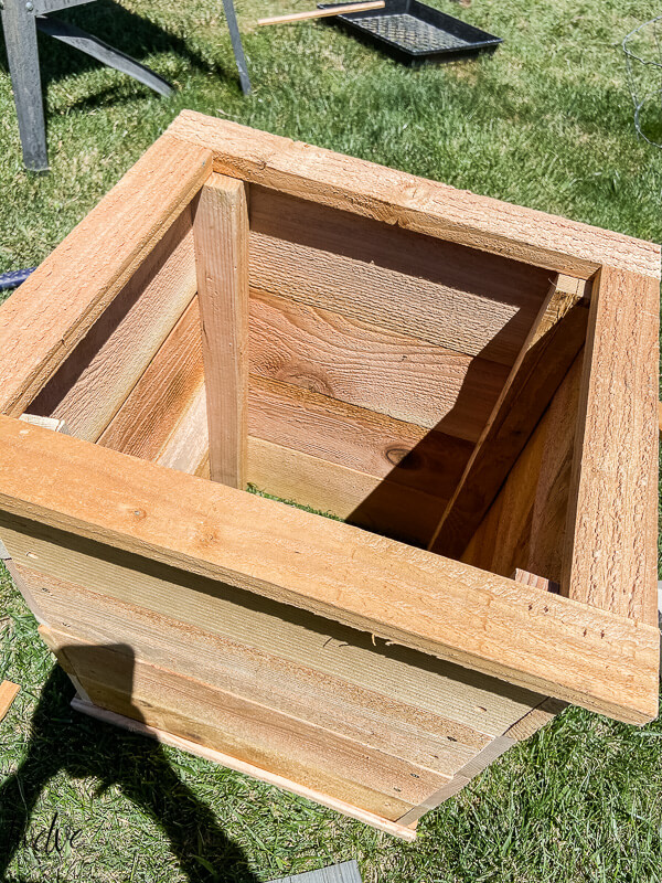 How to build inexpensive cedar planter boxes using cedar fence pickets.