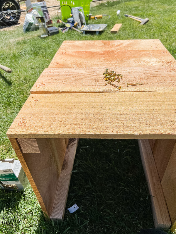 How to assemble an entire planter box using cedar fence pickets
