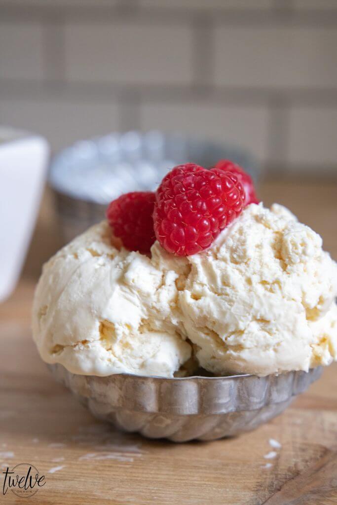 How to make the most creamy and tasty cream cheese ice cream using only 4 ingredients!