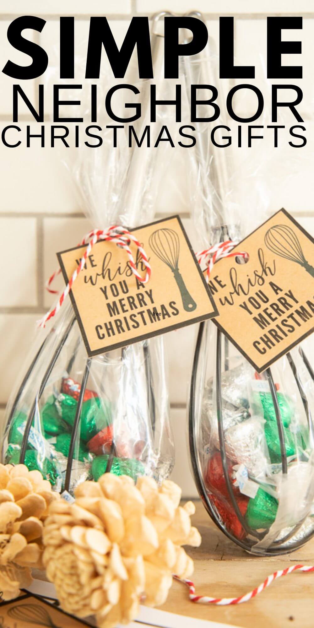 Looking for simple and adorable neighbor Christmas gift ideas?  Check these out right here. So many great ideas, and inexpensive too!  Plus, get these free printable gift tags to go with your neighbor gift!