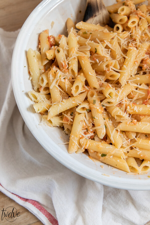 This fresh tomato pasta sauce recipe is amazing! Like everything was taken right from the garden.  It is flavorful and takes minutes to make.