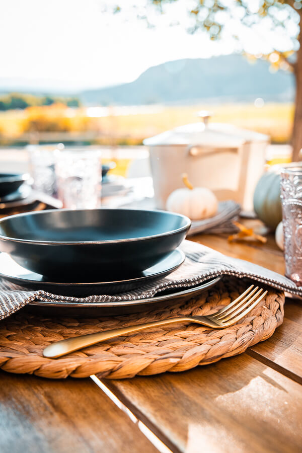 Fabulous black dinner ware, gold silverware and oodles of gorgeous fall decor ideas in one post!