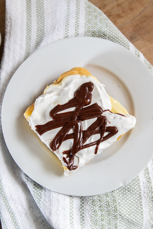 Easy to Make Chocolate Eclair Cake Perfect for Any Occasion