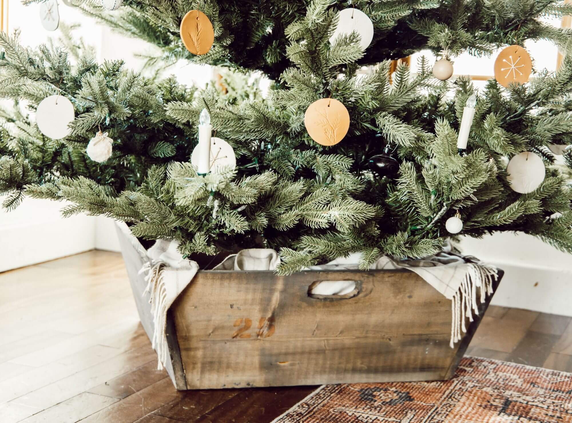 Vintage Crate Inspired DIY Wooden Christmas Tree Collar