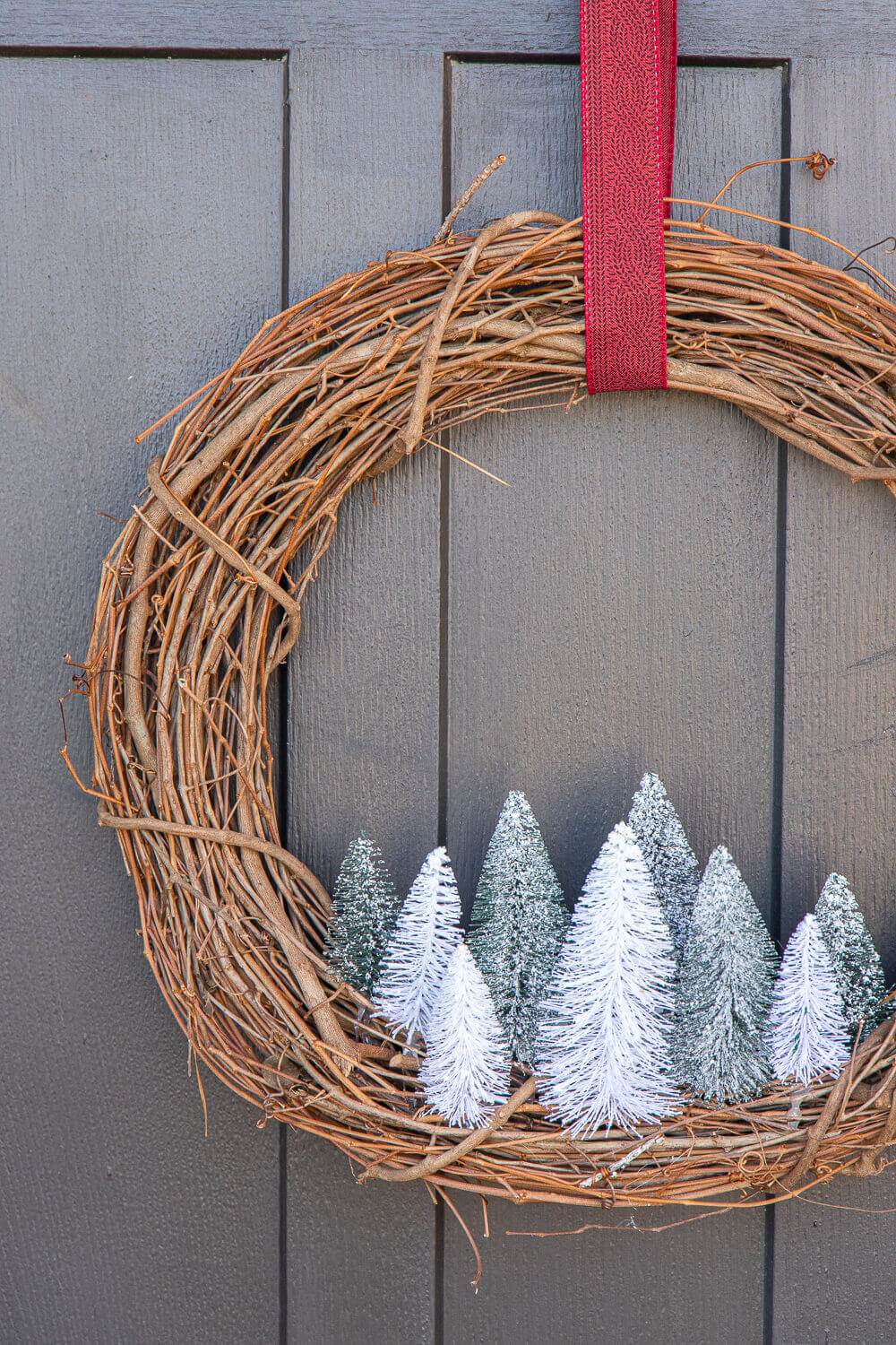 Easy Bottlebrush Christmas Tree Wreath