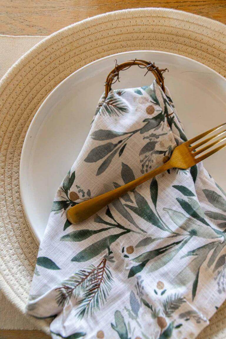 A Handmade Holiday Tablescape